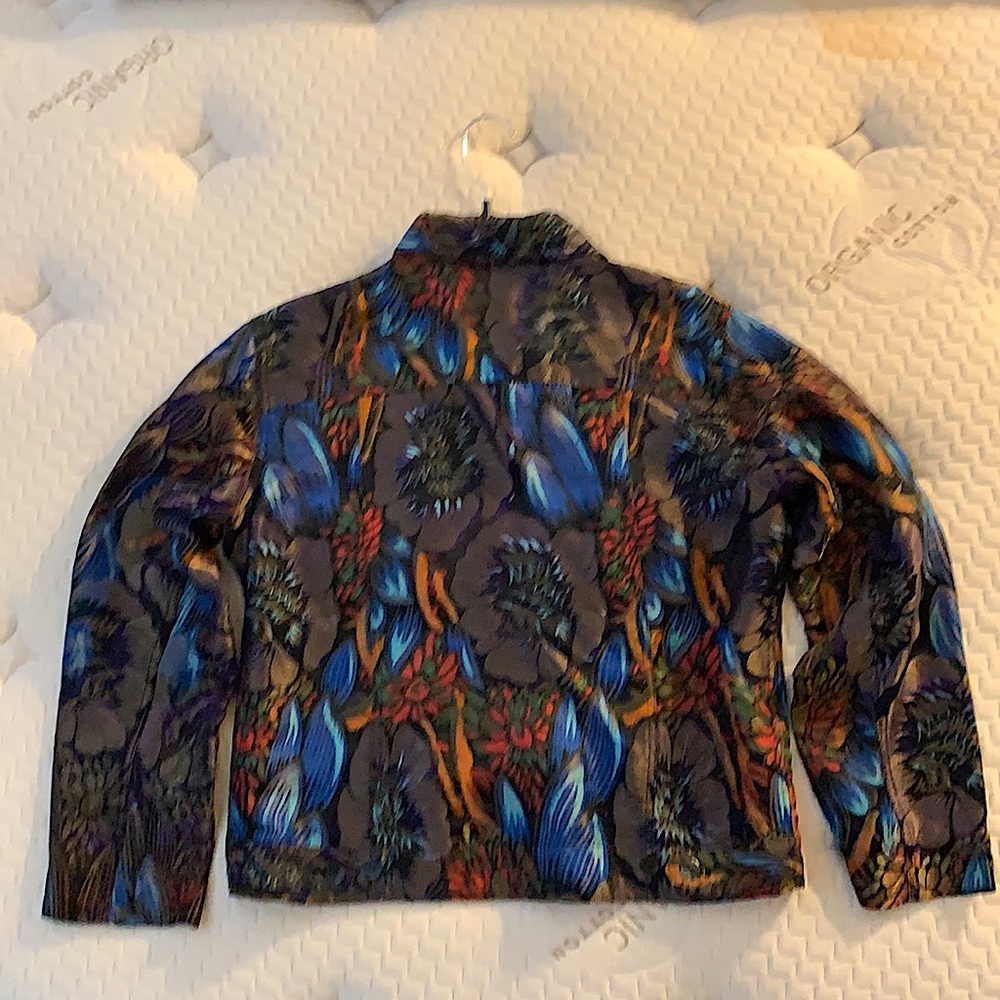Women’s Chico’s light weight jacket or blouse size 1 multi colored